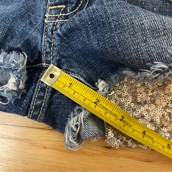 American Eagle Destroyed Gold Sequined Pockets Denim Blue Cut Off Shorts Size 4 - Picture 7 of 8